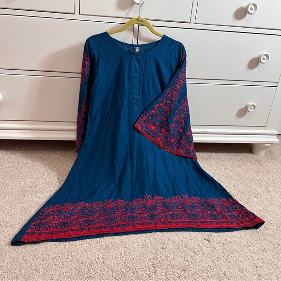 Pakistani linen embroidered top - Picture 2 of 6